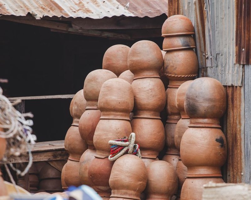 مجموعة ثلاثة أصص صغيرة ملونة